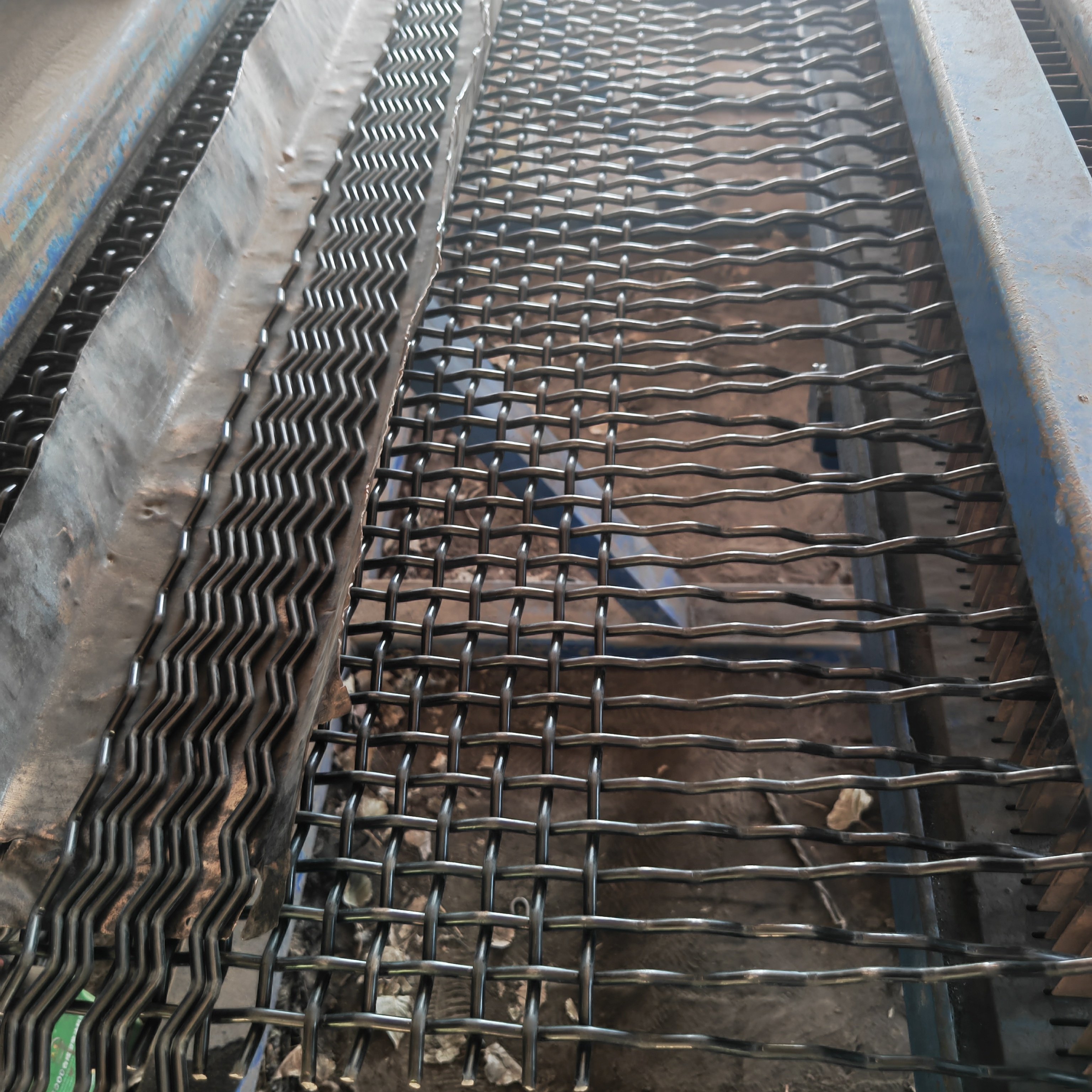 Wholesale High Manganese 65mn Steel Wire Mining Sieve Mesh Vibrating Screen Mesh For Stone And Quarry Crusher