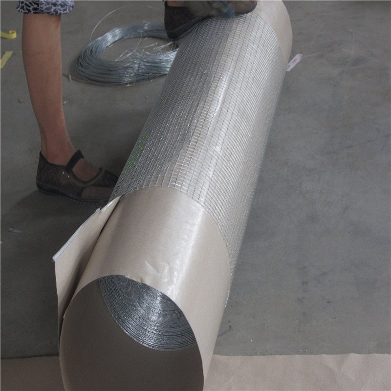 low price galvanized steel welded wire mesh fence in roll used for chicken farm fence
