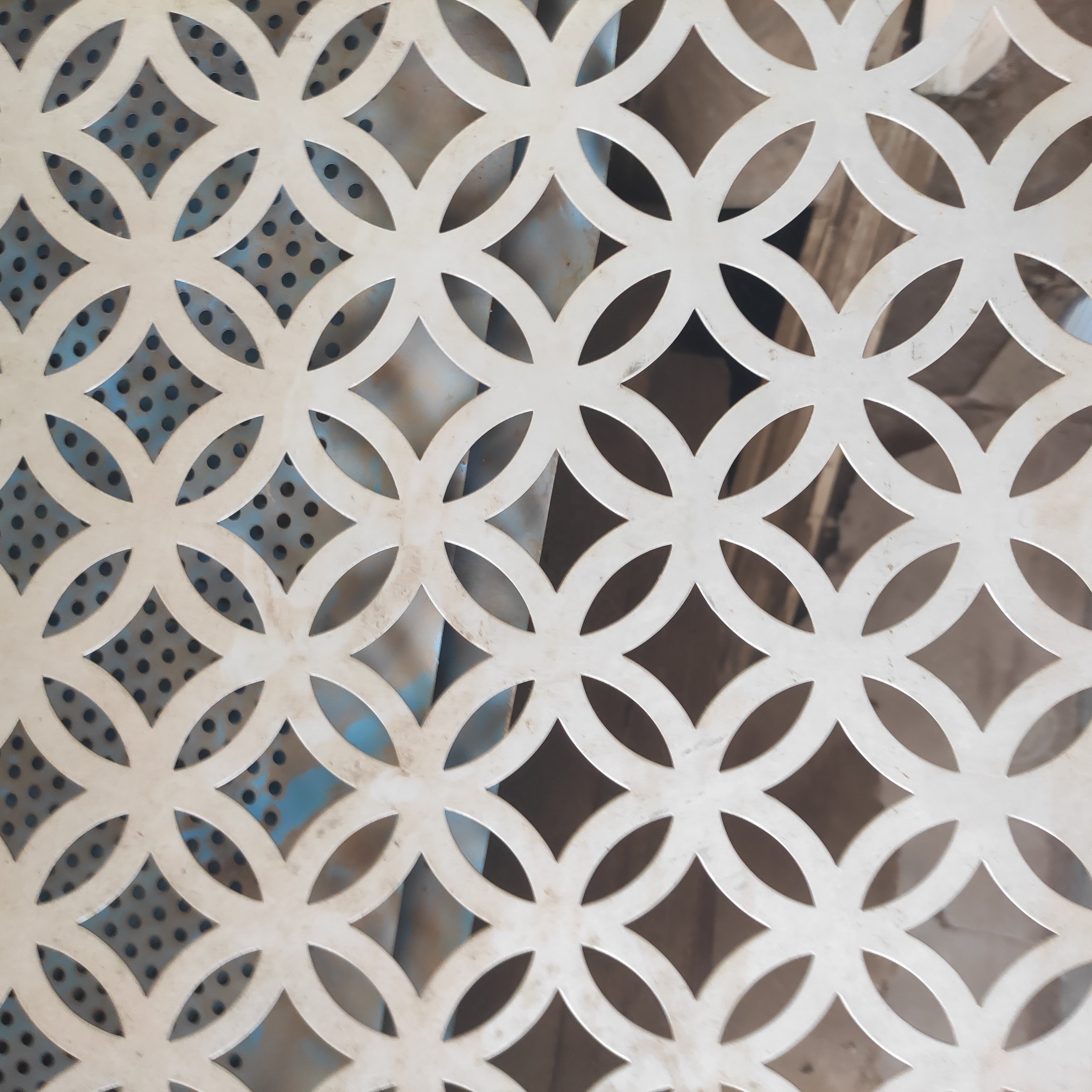 Perforated Decorative Metal Sheet Galvanized Stainless Steel Aluminum Mesh Welding Punching Services Screens Filters Application