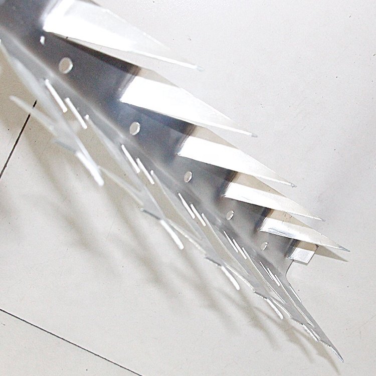 Low price hot dip galvanized wall spikes for sale / PvC COATED BLACK SPIKES FOR WALL
