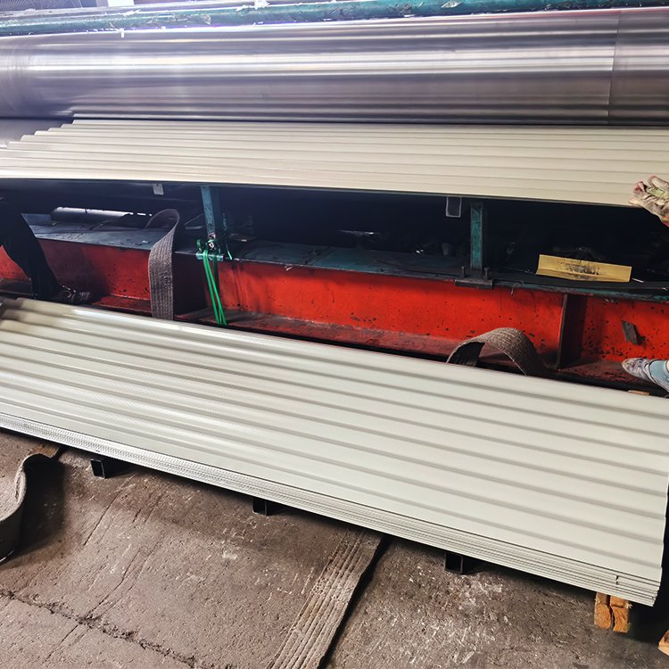 0.5mm thickness Factory Supply Quality PPGI Prefab House RAL Color coated Zinc Galvanized Corrugated Steel sheets roofing tile