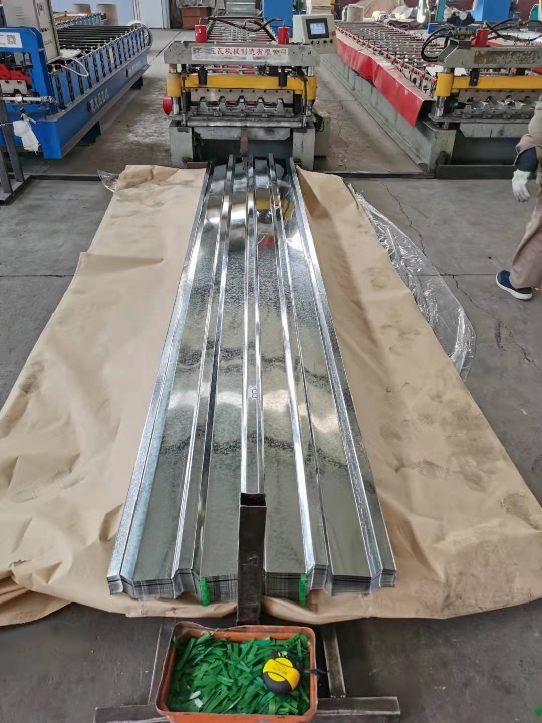 Top Quality Hot Sale Galvanized Sheet Metal Roofing Price/GI Corrugated Steel Sheet/Zinc Roofing Sheet Iron Roofing Sheet