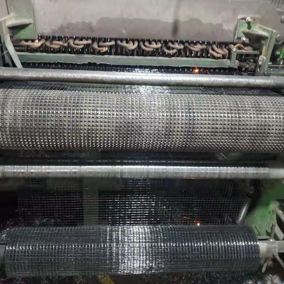 Hot selling 19 Gauge 4ft Width 1/2 Inch Hole Square Galvanized Welded Wire Mesh for industry