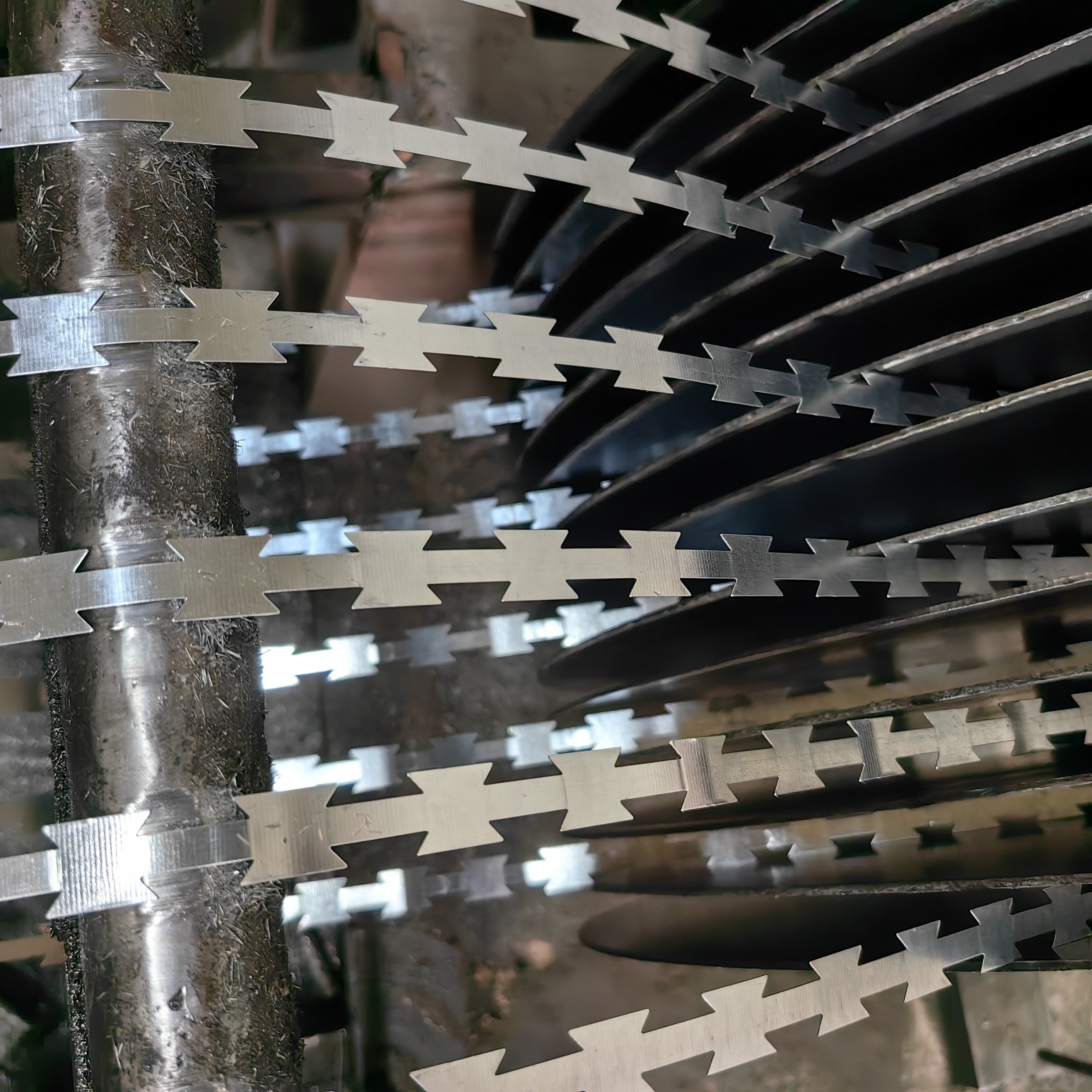 Low Price galvanized Razor Barbed Wire concertina razor wire