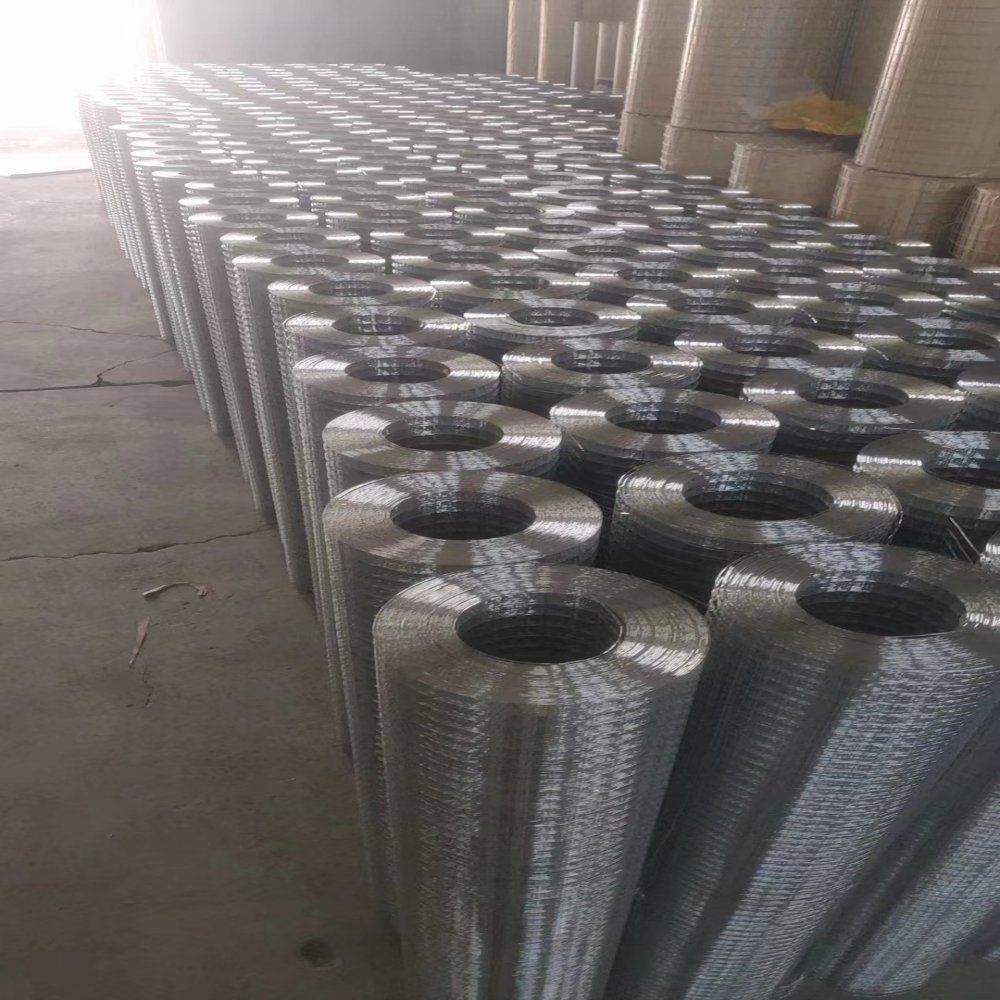 Factory Direct sale 1/2 Inch Square Galvanized Wire Mesh Welded Fence wire mesh roll for garden fence
