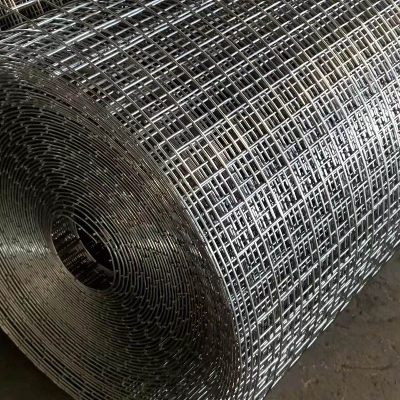 Factory Direct sale 1/2 Inch Square Galvanized Wire Mesh Welded Fence wire mesh roll for garden fence