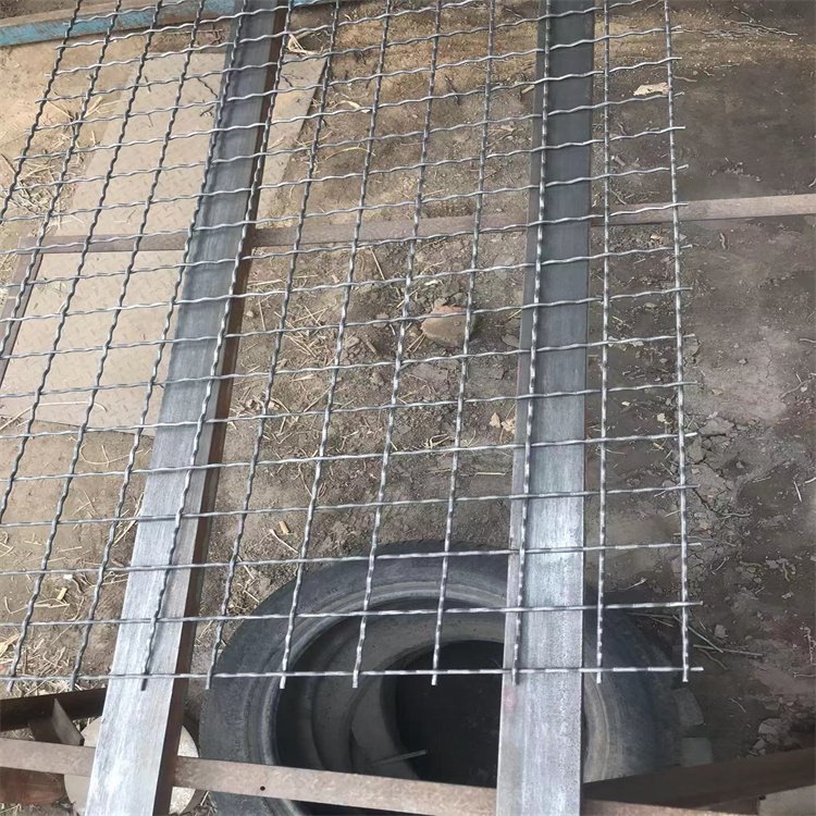 Factory Direct sale 1/2 Inch Square Galvanized Wire Mesh Welded Fence wire mesh roll for garden fence