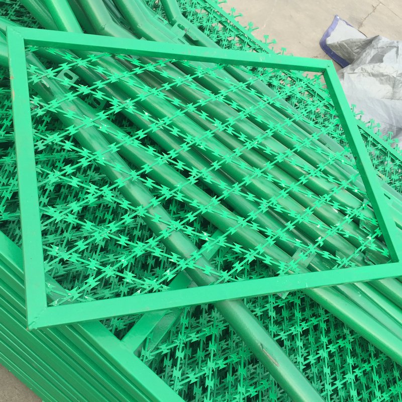 BTO-22 BTO-30 BTO-60 BTO-65 ss304 / galvanized diamond security razor barb wire concertina razor blade barbed fencing wire mesh