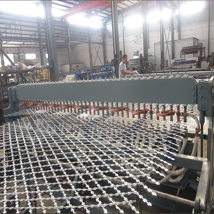 BTO-22 BTO-30 BTO-60 BTO-65 ss304 / galvanized diamond security razor barb wire concertina razor blade barbed fencing wire mesh