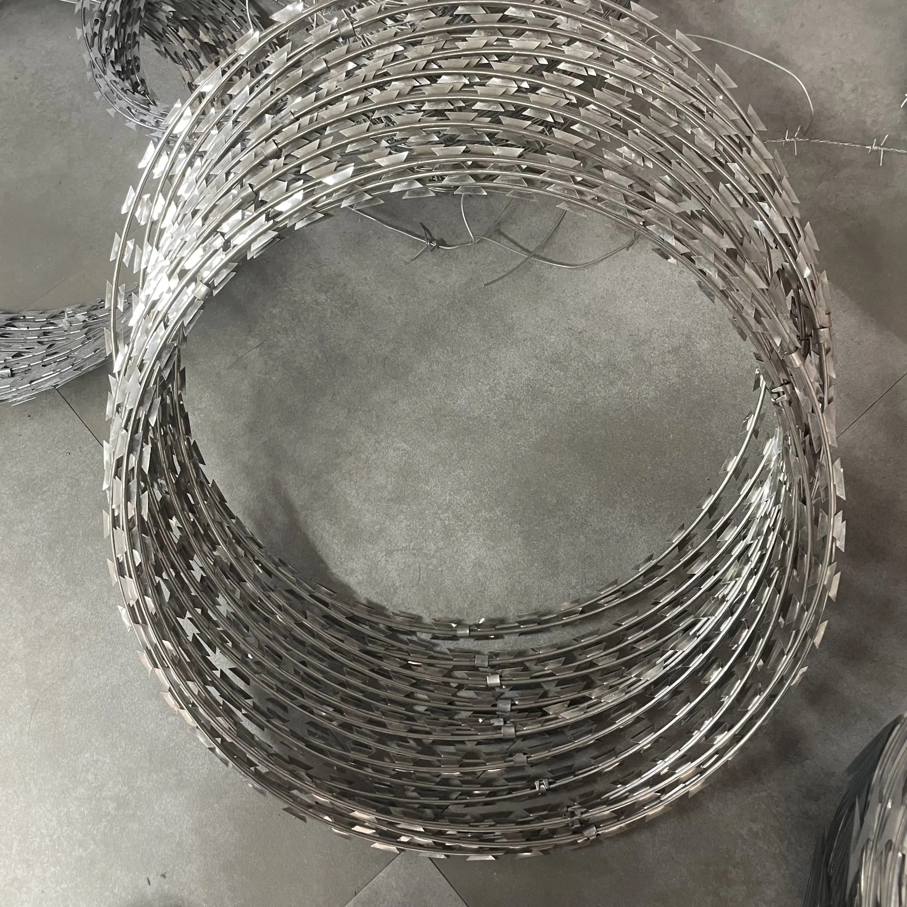 High Security Galvanized Razor Barbed Wire Fence for Secure Enclosures Wire Fence Panel
