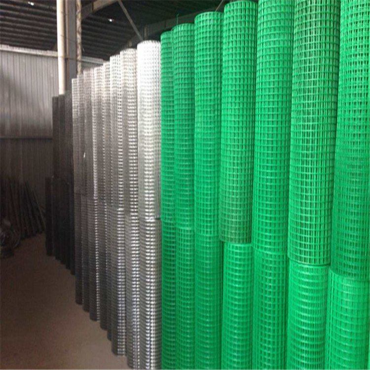 30x30mm pvc coated welded wire mesh screen for fencing and barriers in rolls or panels