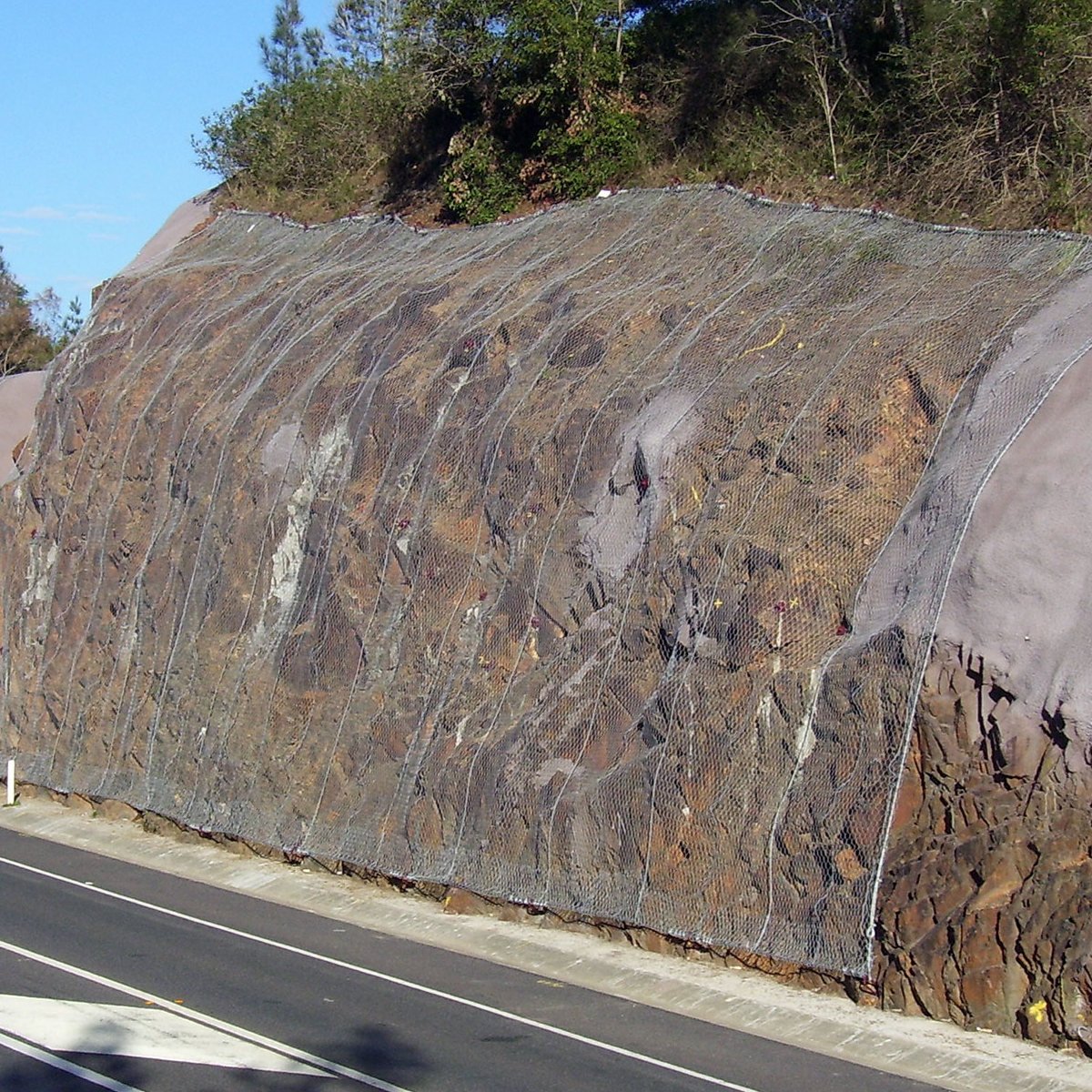 High Tensile Rockfall Netting SNS Slope Protection Mesh Hexagonal Steel Wire Mesh with Cable Ropes