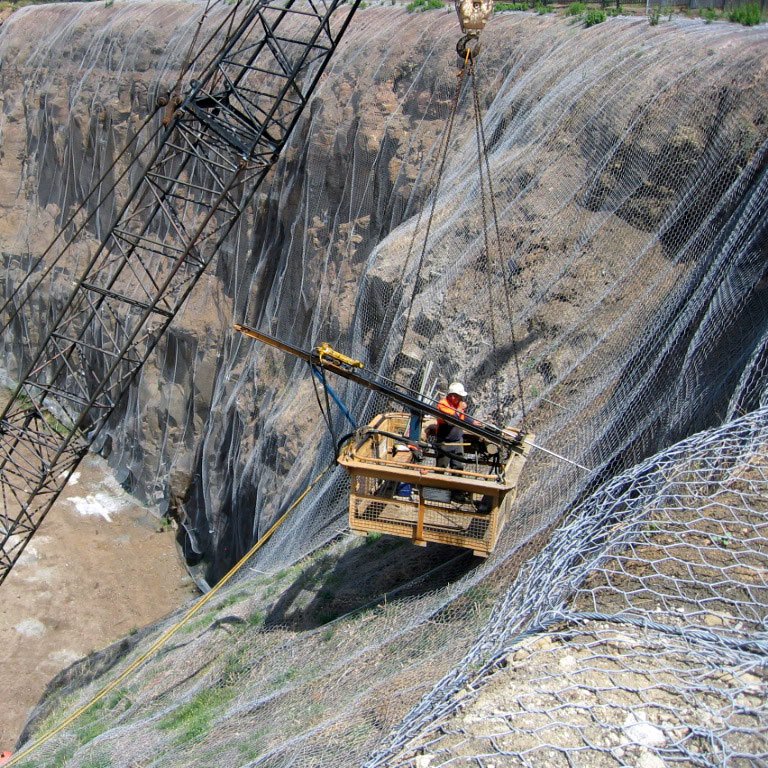 High Tensile Rockfall Netting SNS Slope Protection Mesh Hexagonal Steel Wire Mesh with Cable Ropes