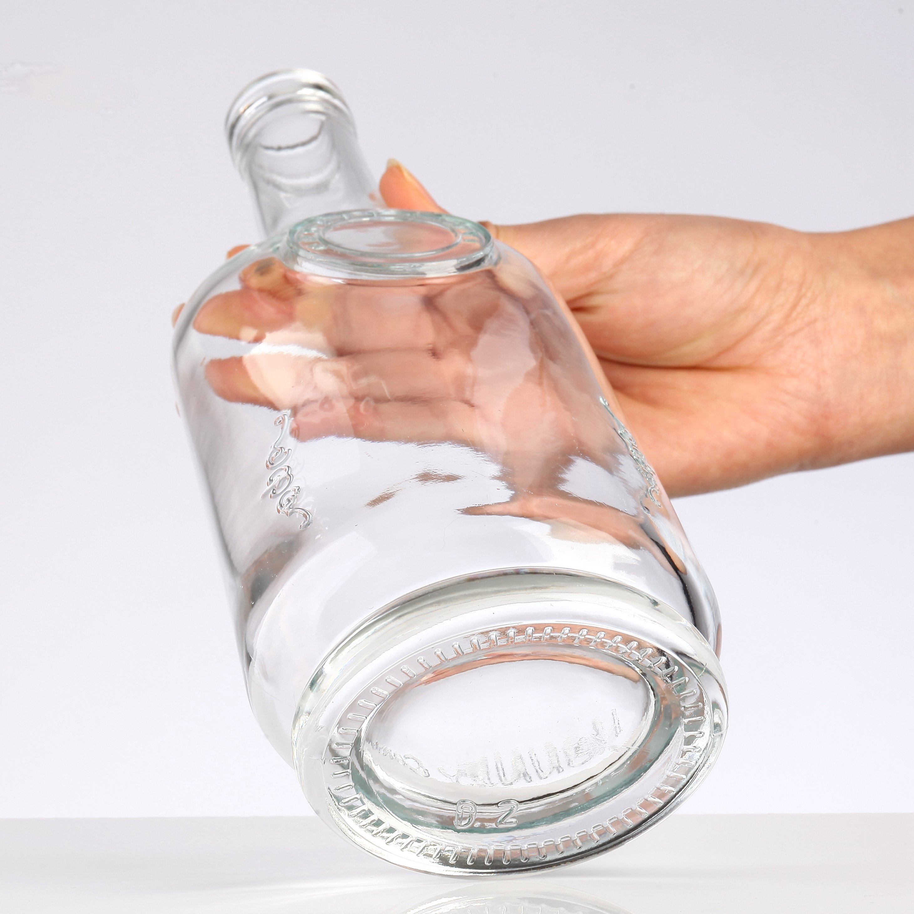 Made In China 750ml Empty Bulk Wine Glass Bottle For Liquor/ Whisky/vodka/rum Manufacturer