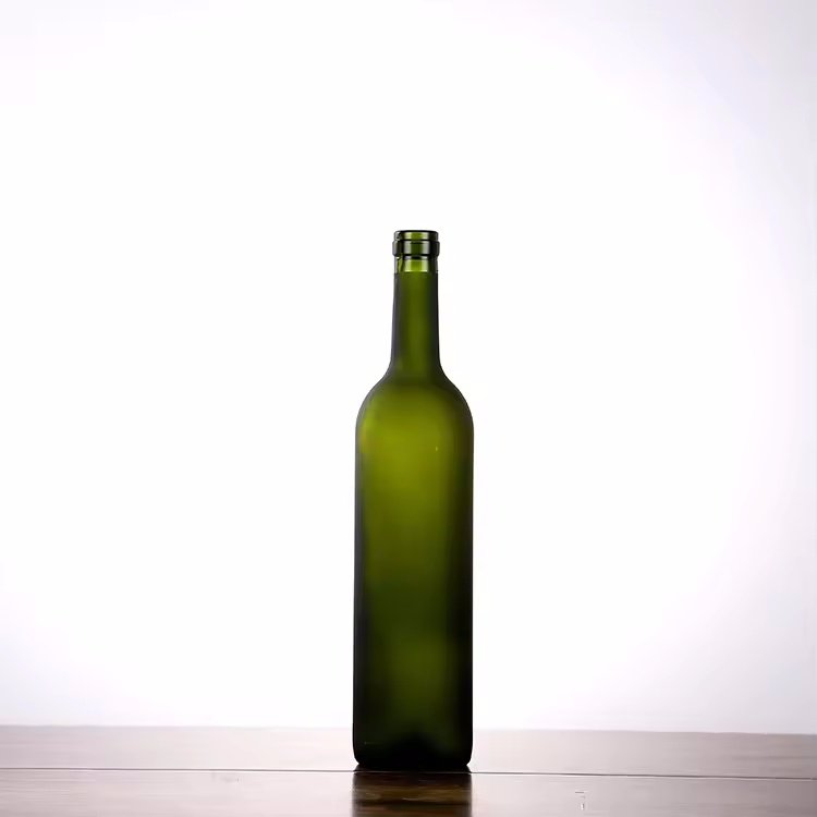 Hot Sale Army Green Refillable Glass Bottles 750ml Square Design for Olive Oil