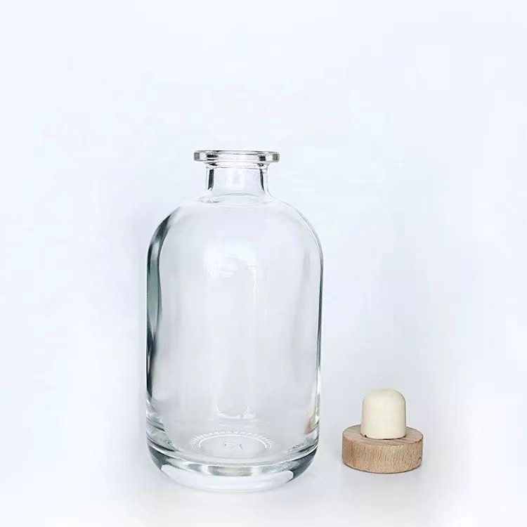 Wholesale clear classical empty vodka tequila liquor glass bottle with cork