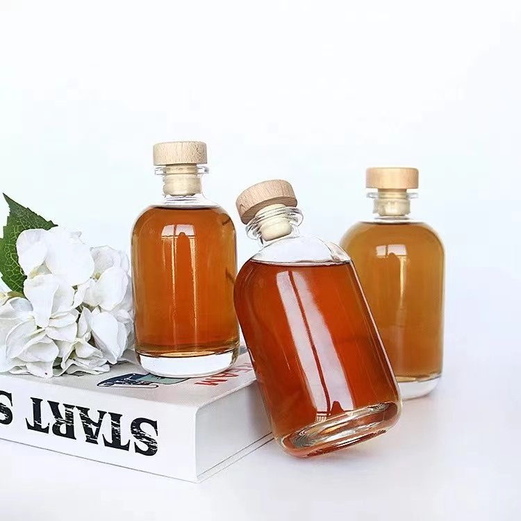 Wholesale clear classical empty vodka tequila liquor glass bottle with cork