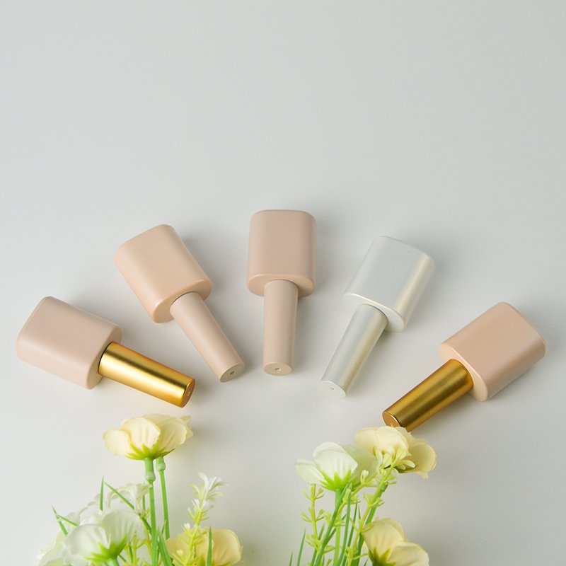 Free Sample Custom Logo Low MOQ New Design 10ml Empty Uv Gel Silver Gold Nail Polish Bottle With Brush