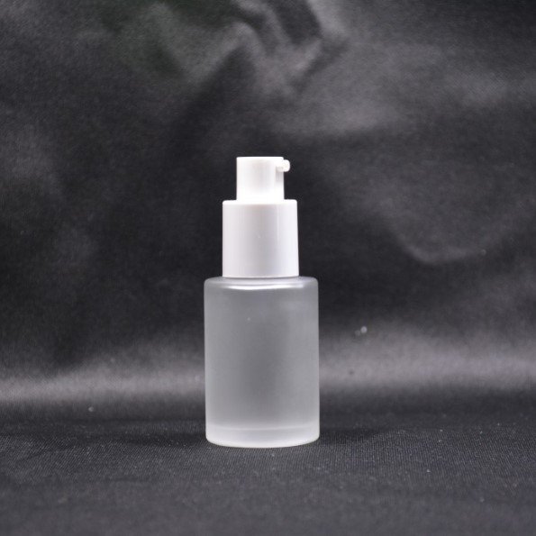 20ml 30ml 50ml 60ml 100ml clear frosted glass bottle with lotion tops or spray tops