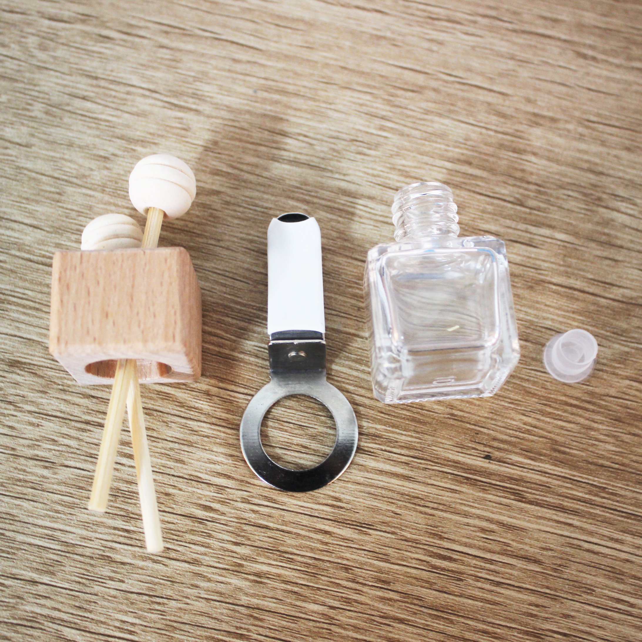 Clear square shaped 8ml glass perfume empty bottle car air scented diffuser glass bulk perfume bottle car fragrance