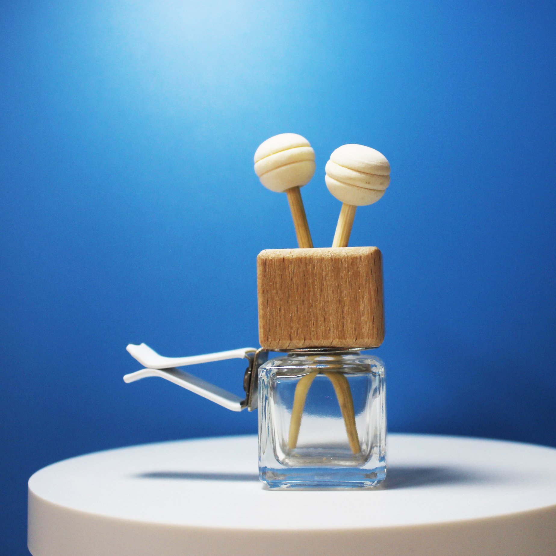 Clear square shaped 8ml glass perfume empty bottle car air scented diffuser glass bulk perfume bottle car fragrance