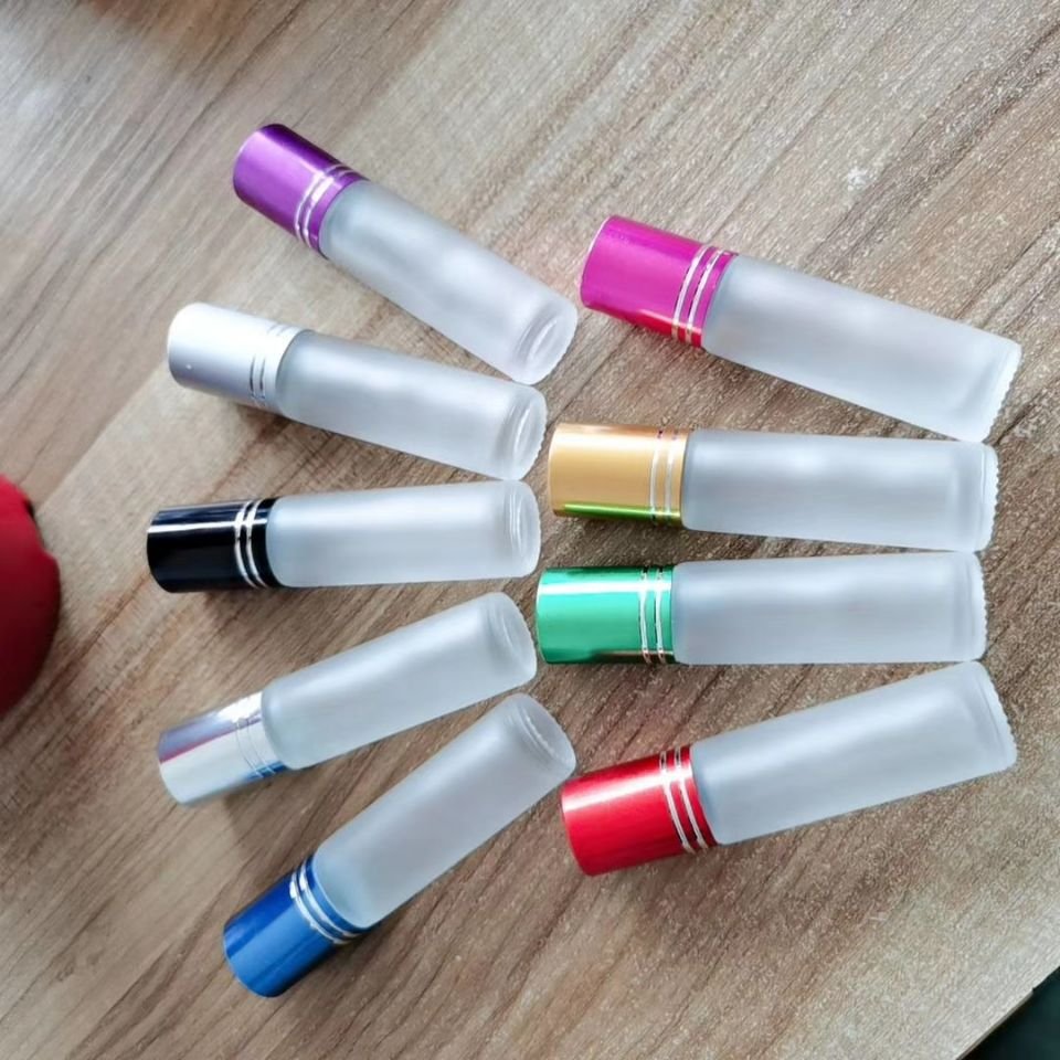 Wholesale High quality 10 ml luxury perfume oil roll on glass bottle with roller ball