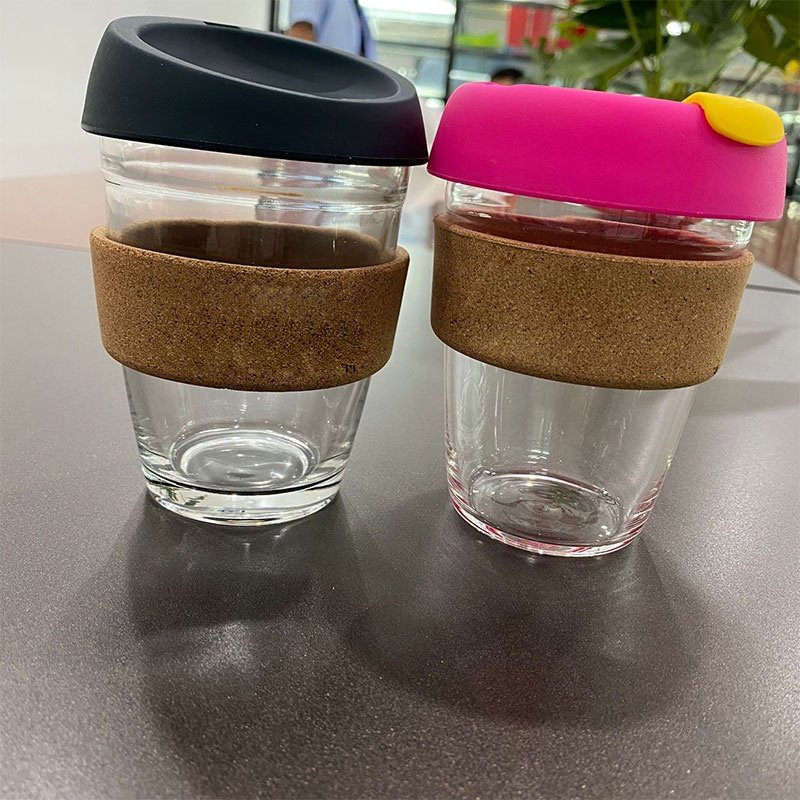 250ml 350ml 480ml Manufacturer Clear Borosilicate Wholesale Glass Bottle For Water Supplier With Cork Sleeve Silicone Lid