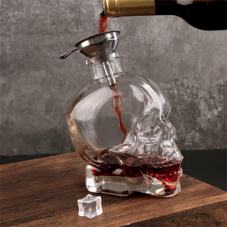 Creative transparent alcoholic beverages bottle whiskey bourbon gothic liquor bottle 750ml skull glass bottles