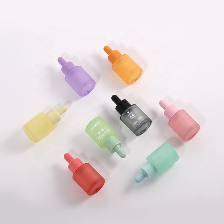 Hot sale 20ml Flat Shoulder Glass Dropper Bottle Small 20 Ml Frosted Glass Essential Oil Bottle With Dropper Serum Oil Bottle