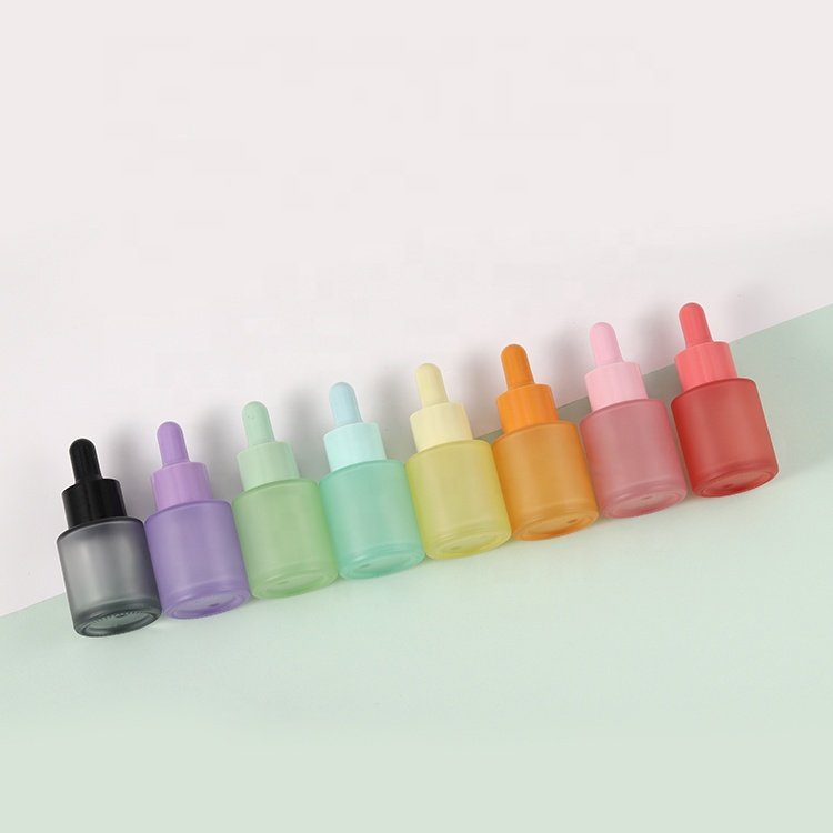 Hot sale 20ml Flat Shoulder Glass Dropper Bottle Small 20 Ml Frosted Glass Essential Oil Bottle With Dropper Serum Oil Bottle