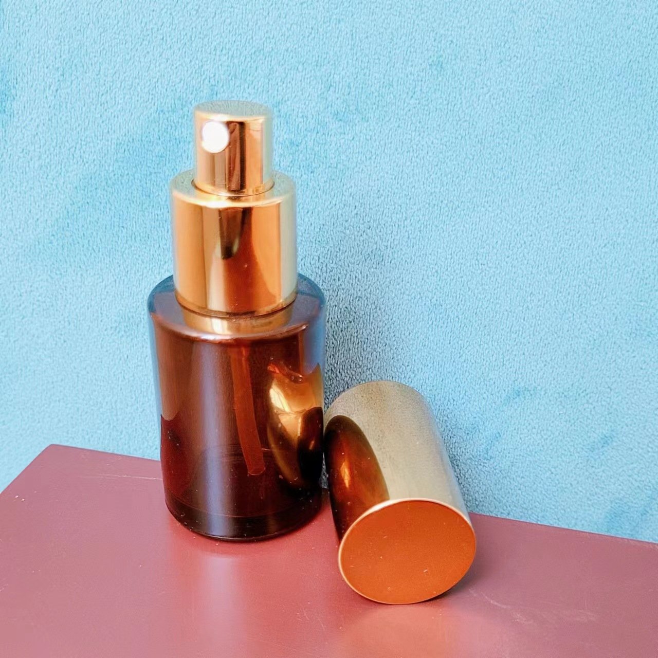 Wholesale glass perfume bottle 20ml 30ml 40ml 50ml 60ml 80ml 100ml 120ml amber glass bottle with gold aluminum sprayer cap
