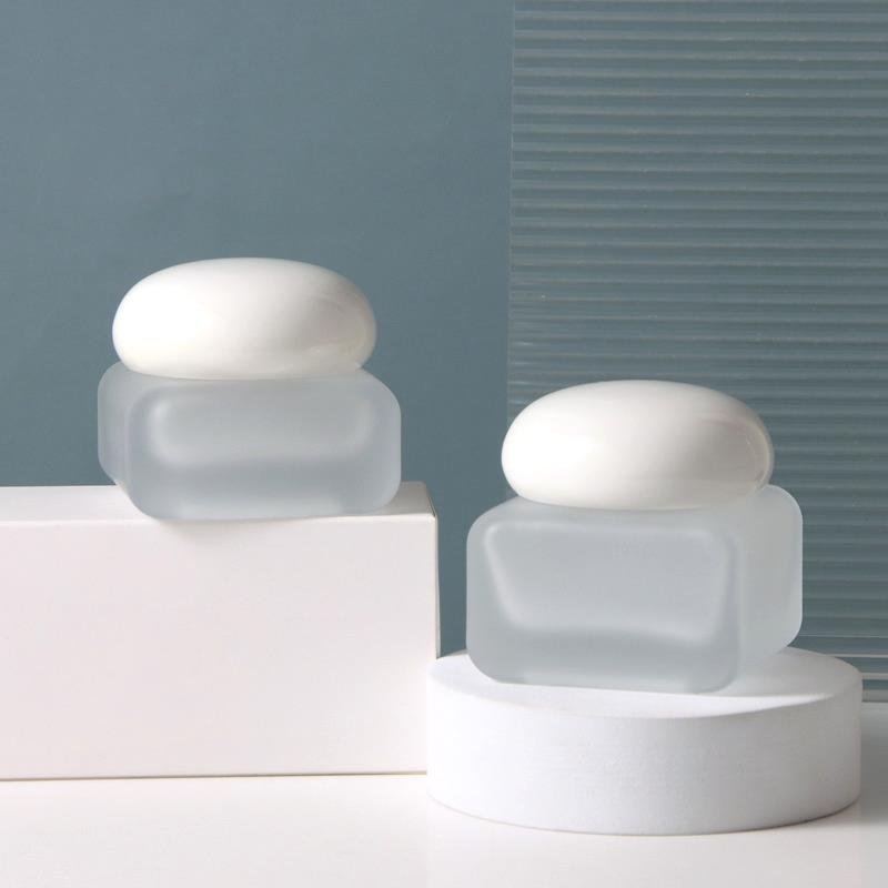 Wholesale 120ml lotion essence set frosted empty cosmetics glass bottle with stone lid