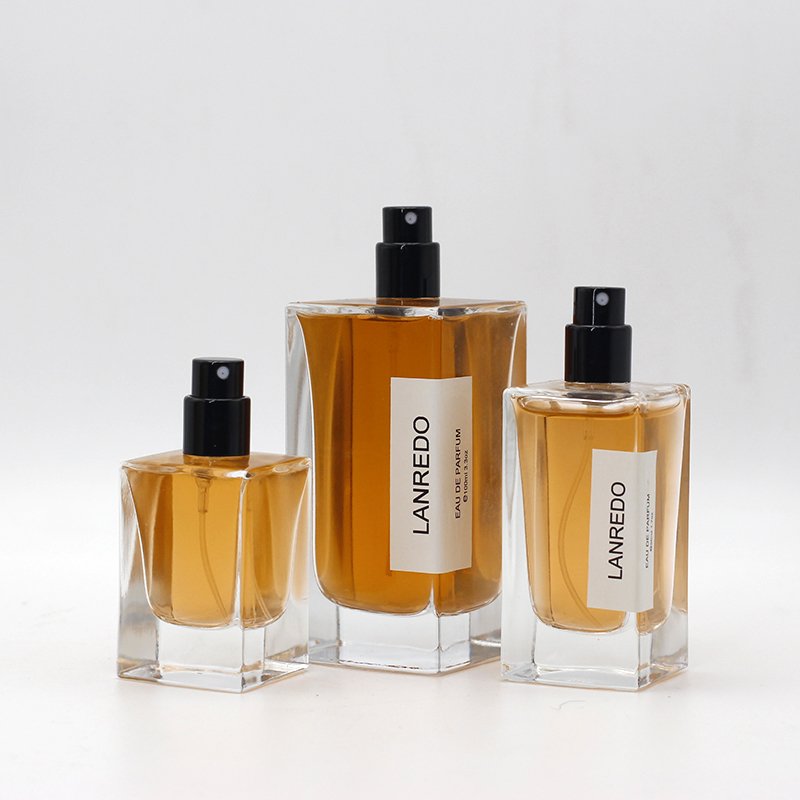 Custom cosmetic packaging square pefume bottle 30ml 50ml 100ml clear empty pump spray glass perfume bottles with wooden cap