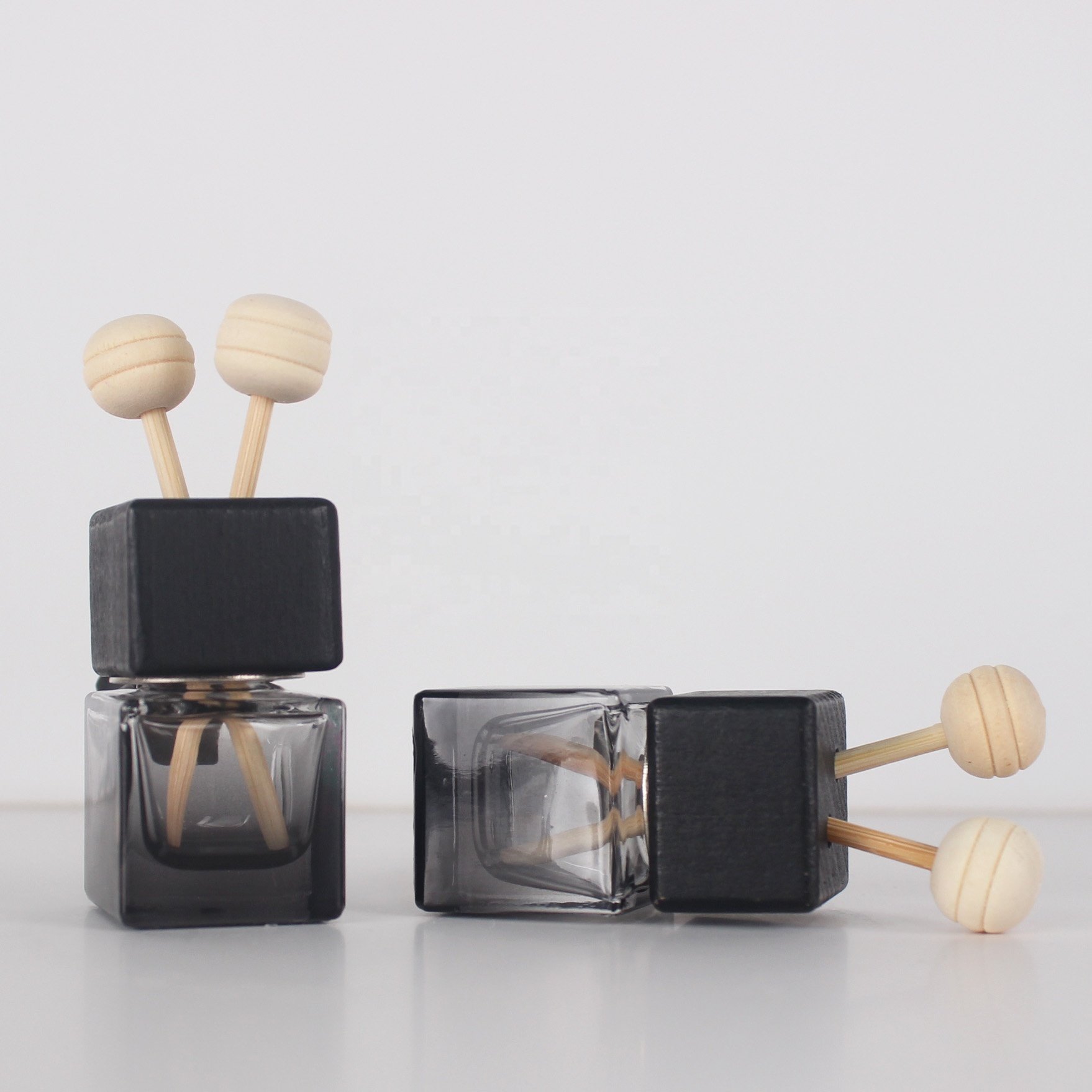 China Factory Outlet 8ml Essential Oil Diffuser Car Perfume Bottle With vent Clips Aromatherapy Square Perfume Glass Bottle