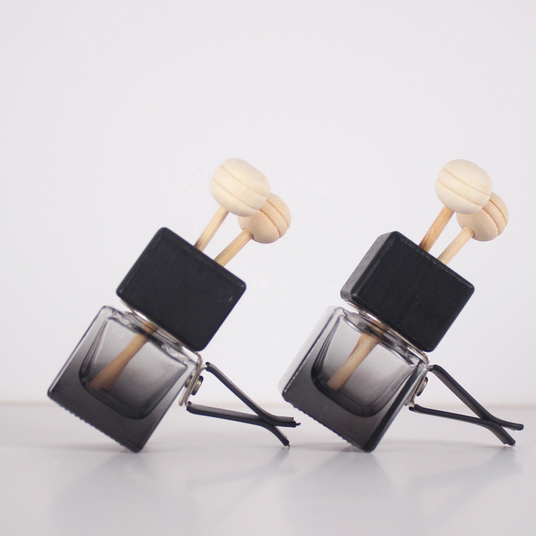 China Factory Outlet 8ml Essential Oil Diffuser Car Perfume Bottle With vent Clips Aromatherapy Square Perfume Glass Bottle