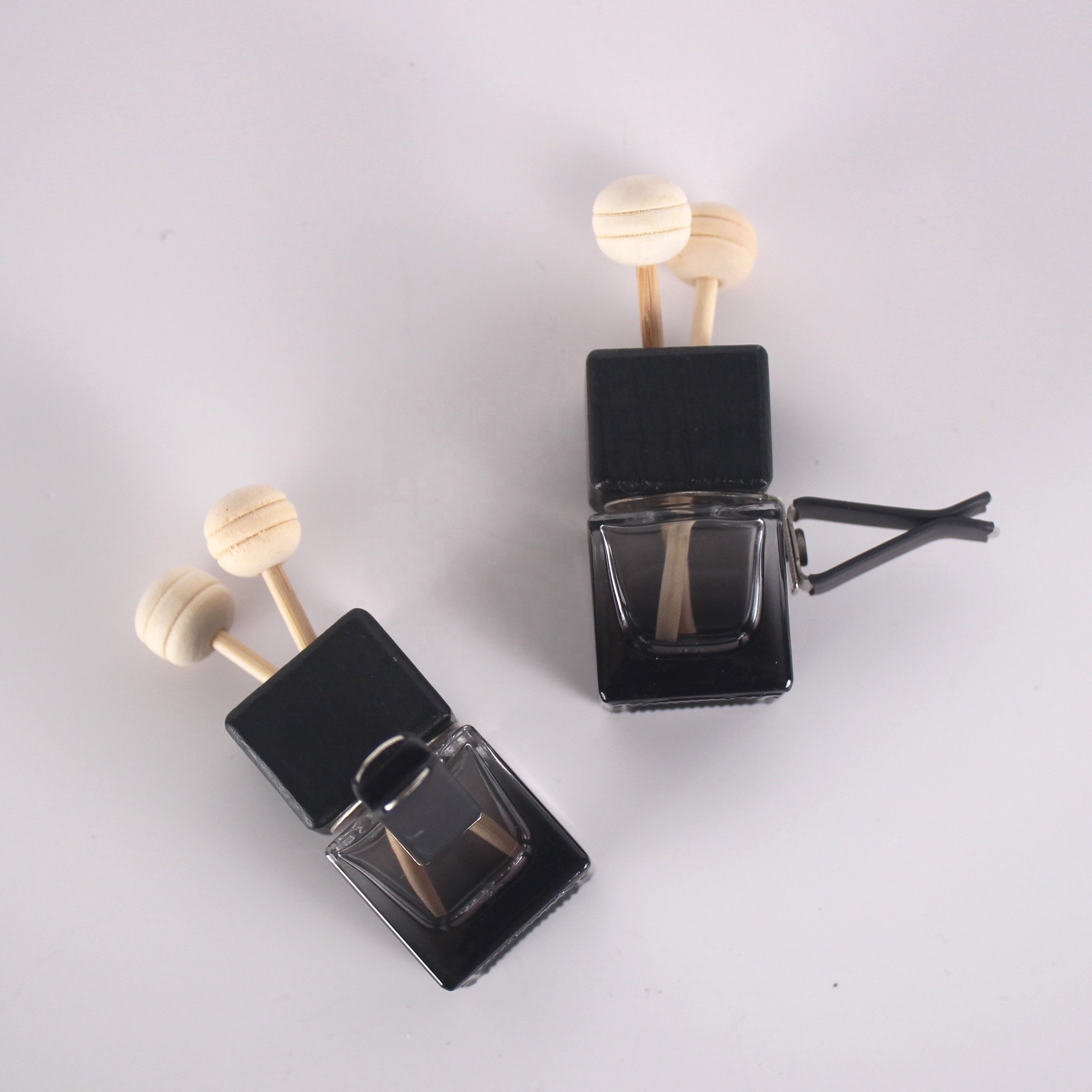 China Factory Outlet 8ml Essential Oil Diffuser Car Perfume Bottle With vent Clips Aromatherapy Square Perfume Glass Bottle