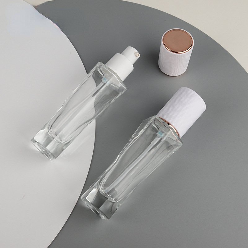 Wholesale New 30ml Glass Bottle White Squezee Pump Foundation Glass Bottle BB Cream Serum Cosmetic Glass Foundation
