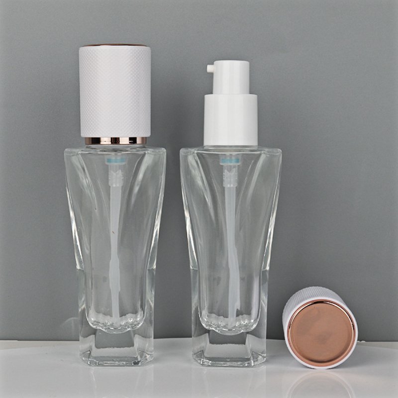 Wholesale New 30ml Glass Bottle White Squezee Pump Foundation Glass Bottle BB Cream Serum Cosmetic Glass Foundation