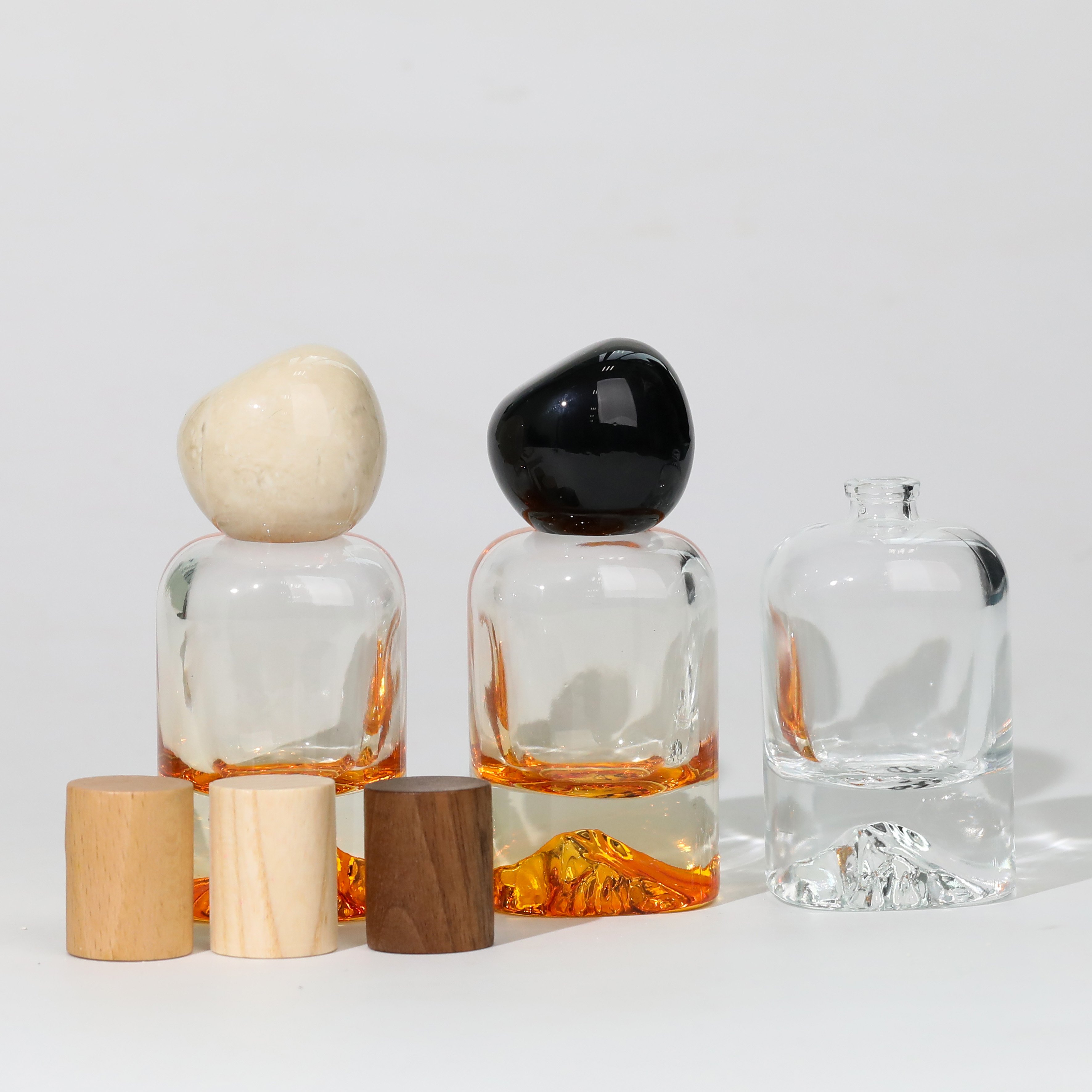 Wholesale 30Ml 50Ml 100Ml Round Perfume Bottle Cosmetic Empty Round Perfume Bottle With Sprayer ,Round Glass Perfume Bottle