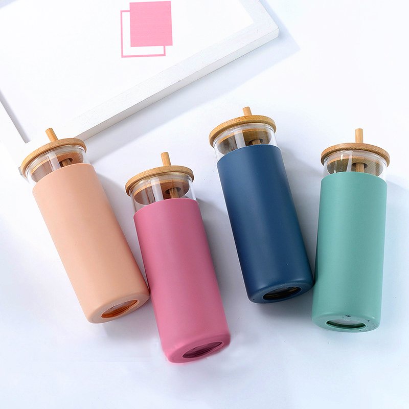 Fashion simple hot sale food grade bamboo glass carafe lid silicone sleeve with straw glass water cup glass bottle drink
