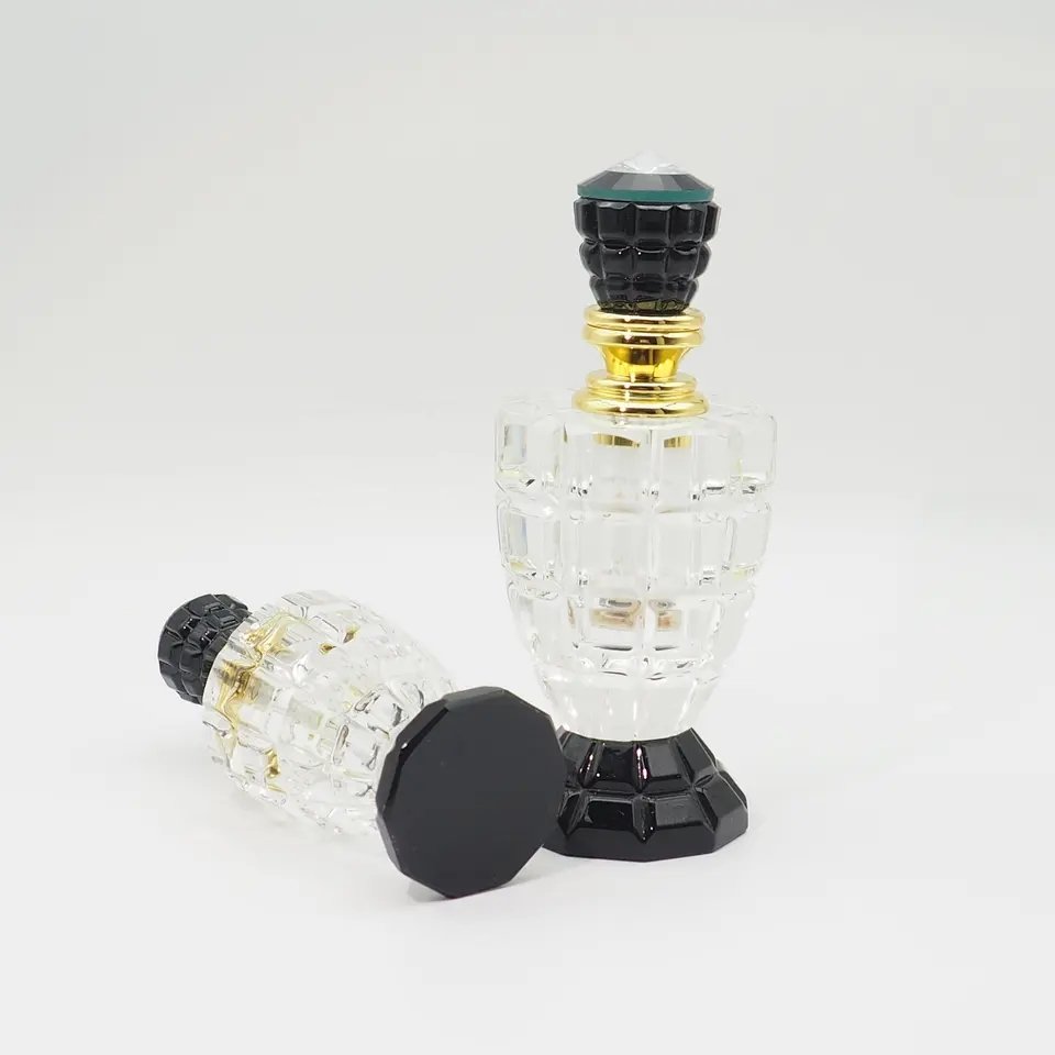 Manufacturers wholesale crystal glass bottles Atar oil crystal bottles with black crystal lid