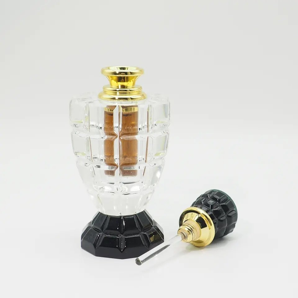 Manufacturers wholesale crystal glass bottles Atar oil crystal bottles with black crystal lid