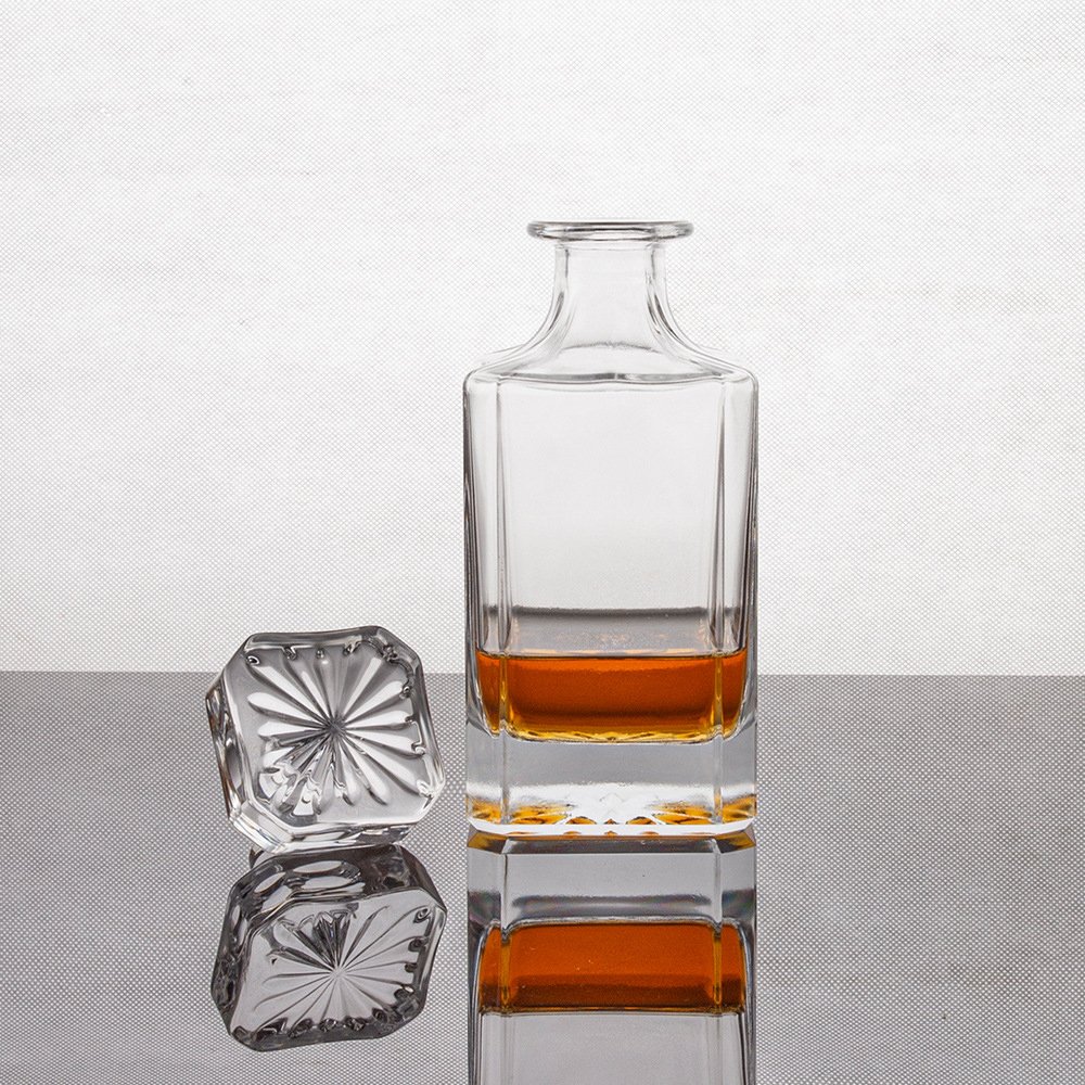 Luxury Transparent Gin Vodka glass bottles 500ml 750ml Whisky Brandy Vodka glass Wine bottle