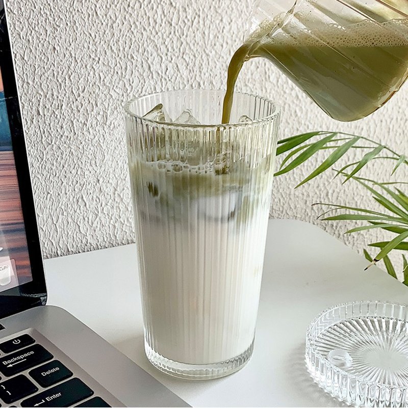Simple Ribbed Vertical Stripes glass cup, slant height drinking glass bottle, travel coffee mug cup tumbler with straw