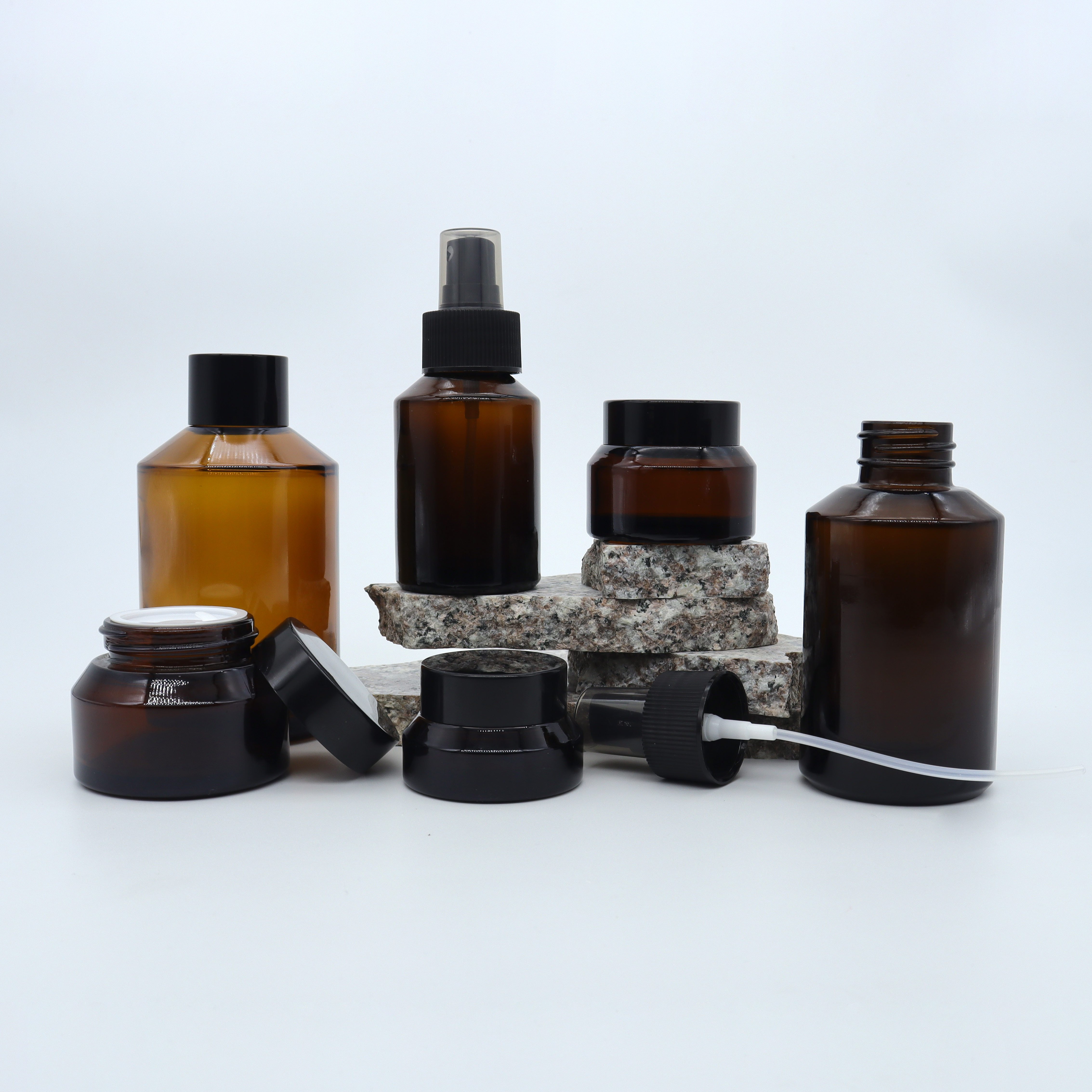 cosmetic jars125ml 200ml containers for skincare packaging Amber slanted shoulder glass black pump spray bottlebrown glass jar