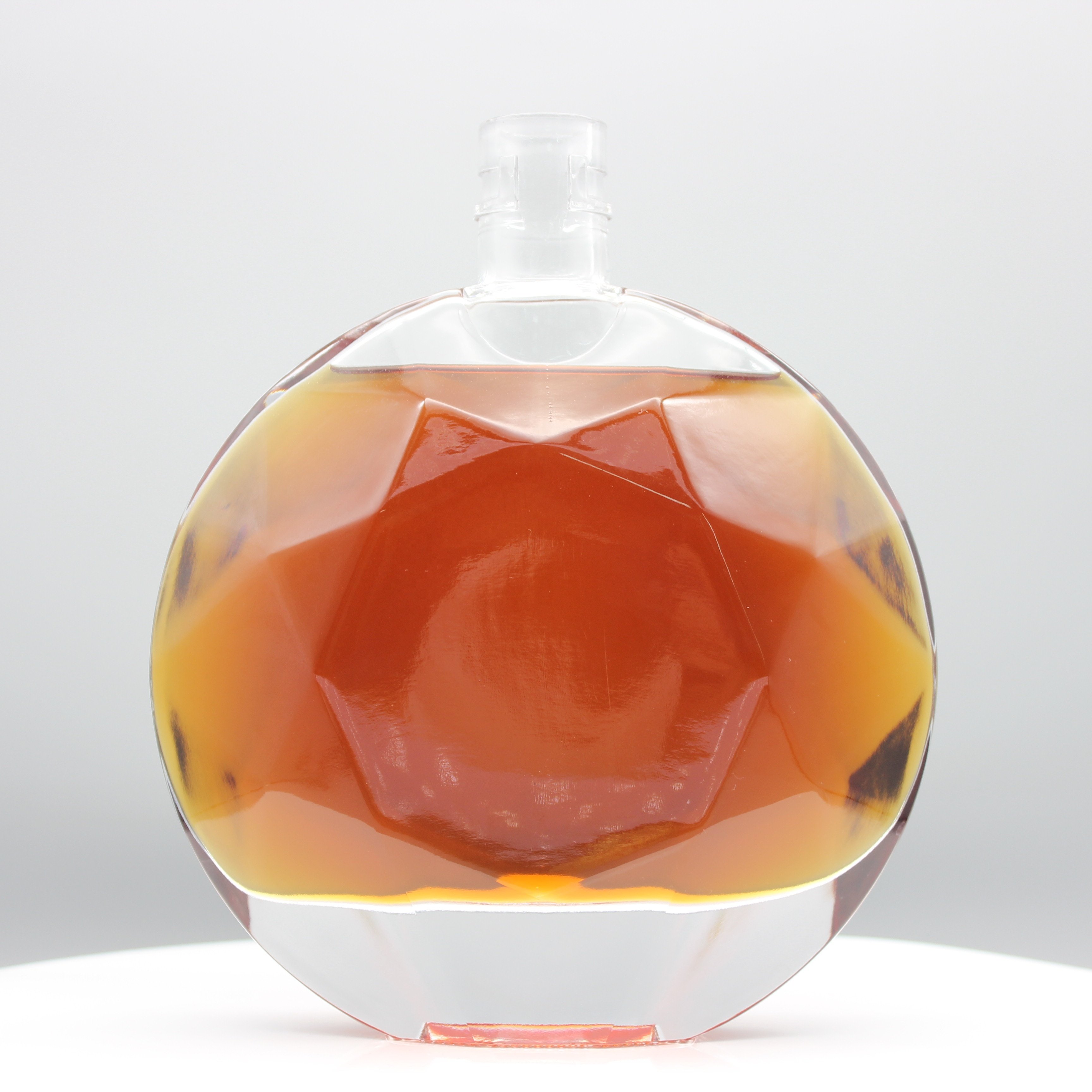 500ml 700 ml glass bottle New design cut bottle