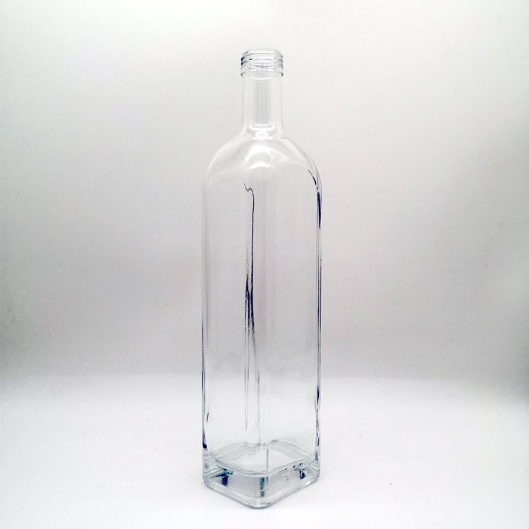 High Grade Square 700ml Vodka Glass Bottle With Cork Stopper