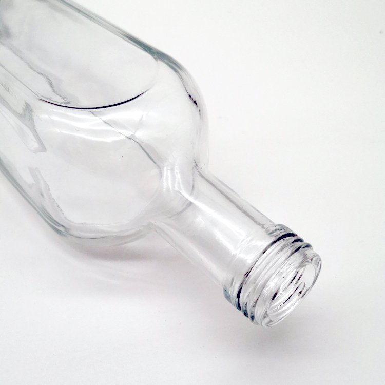 High Grade Square 700ml Vodka Glass Bottle With Cork Stopper