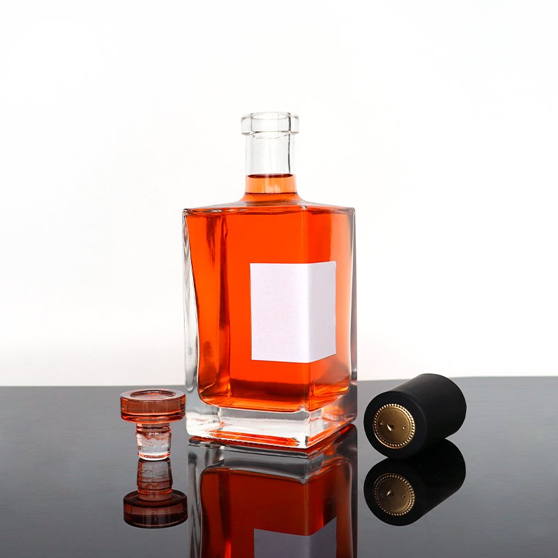 High Quality clear Black 500ml 750ml Square Gin whisky vodka spirits glass bottle with cork lid