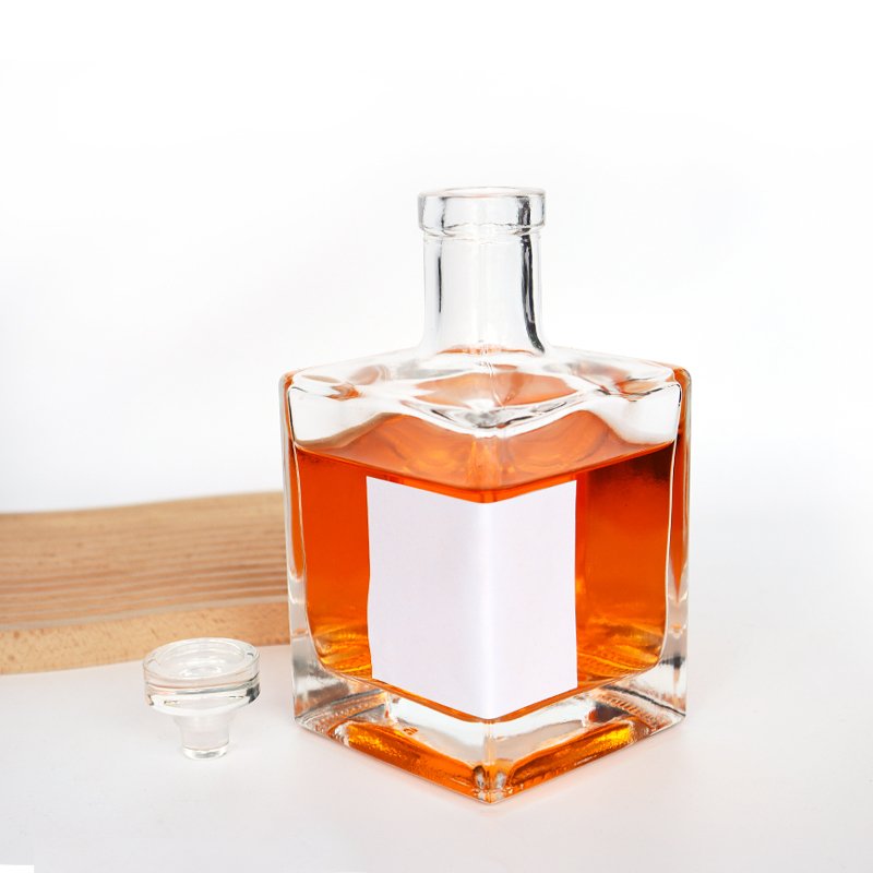 High Quality clear Black 500ml 750ml Square Gin whisky vodka spirits glass bottle with cork lid